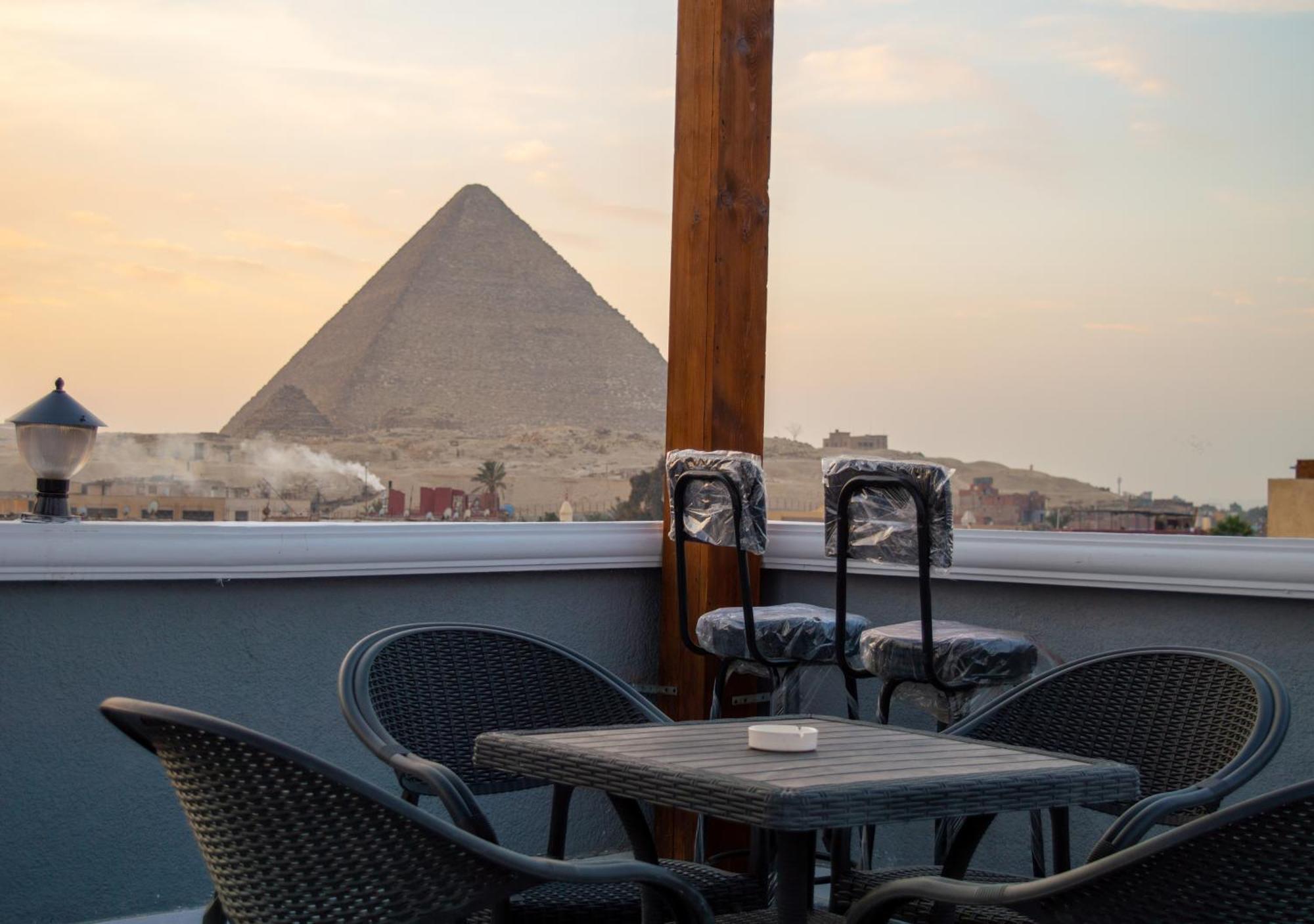 The Pyramids Gate Inn Kafret el-Gabal Eksteriør bilde