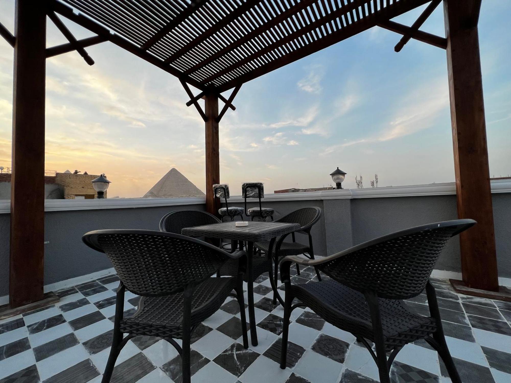 The Pyramids Gate Inn Kafret el-Gabal Eksteriør bilde